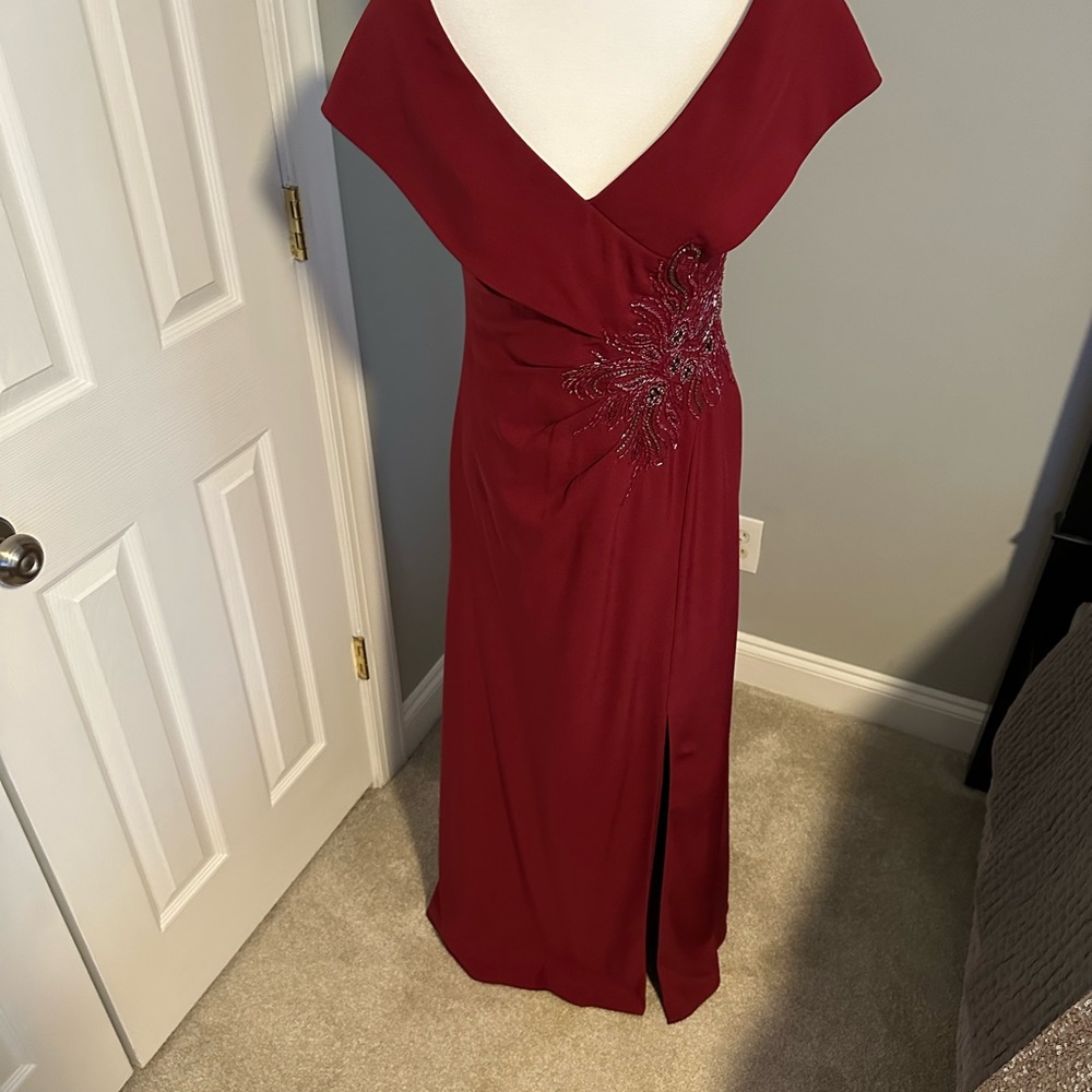 Gorgeous MGNY GOWN